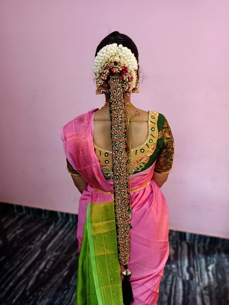 Gayathri Sri Herbal Beauty Parlour