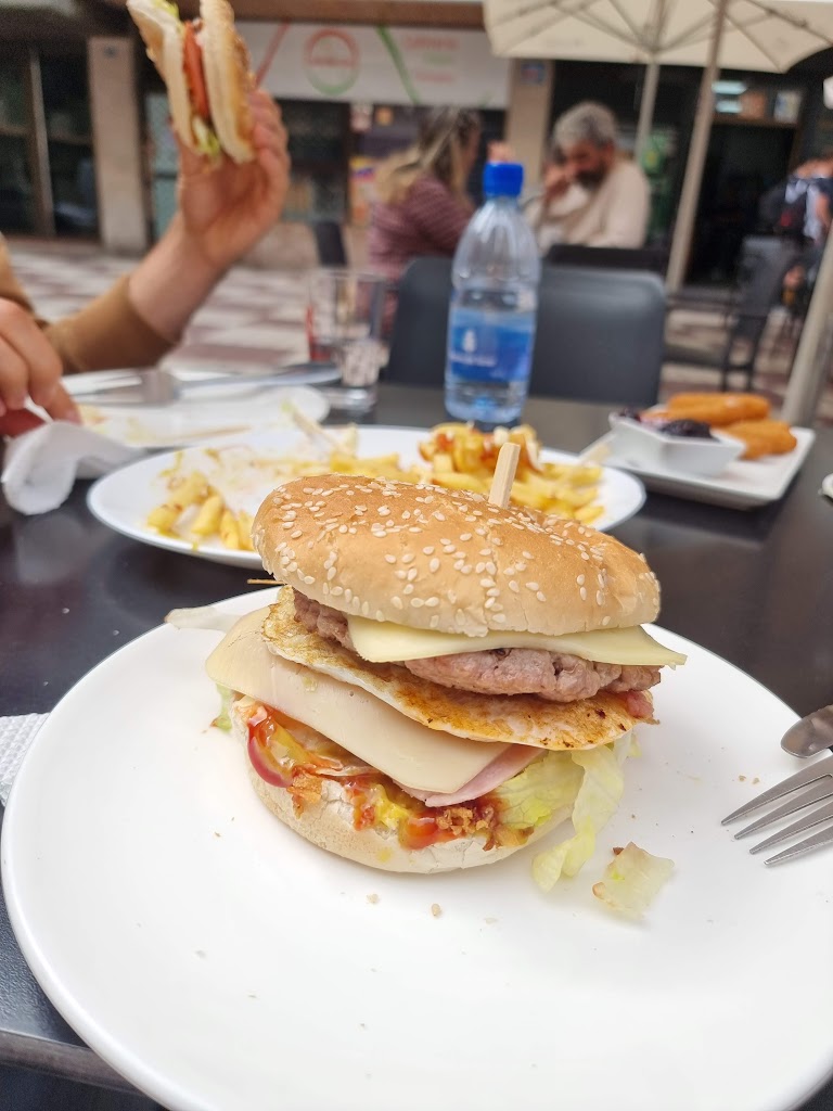 Cafeteria Yeray — Comida y bebida