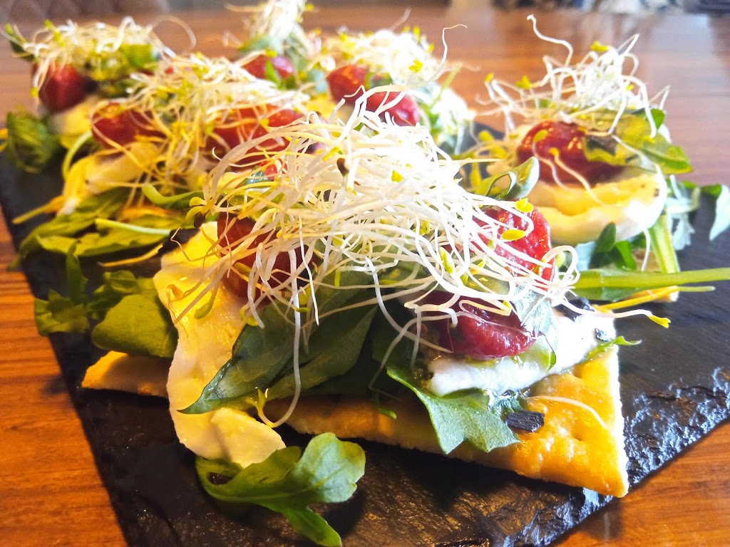 Cinteta Gastrobar — Comida y bebida