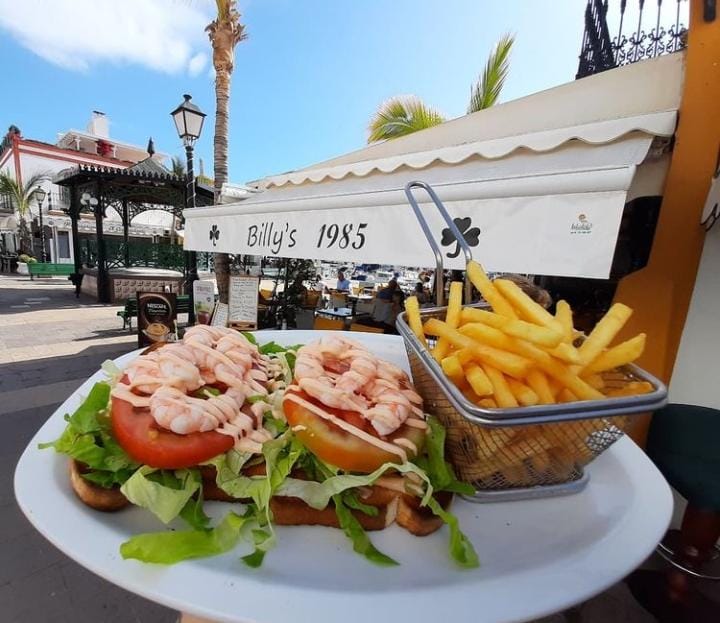 Billy's Bar Restaurante, Puerto de Mogan, Gran Canaria — Comida y bebida