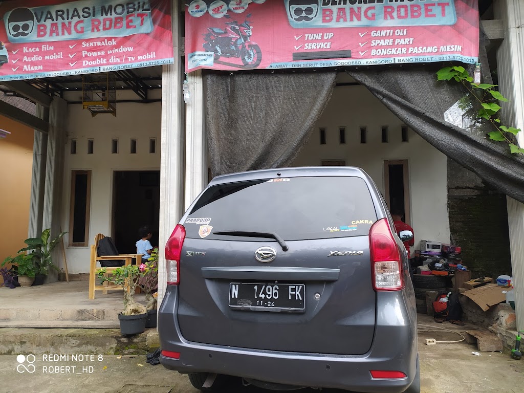 Audio customs murah blitar , doubledin , kaca film , alarm , sentralok ,power window, Bengkel Robert motor