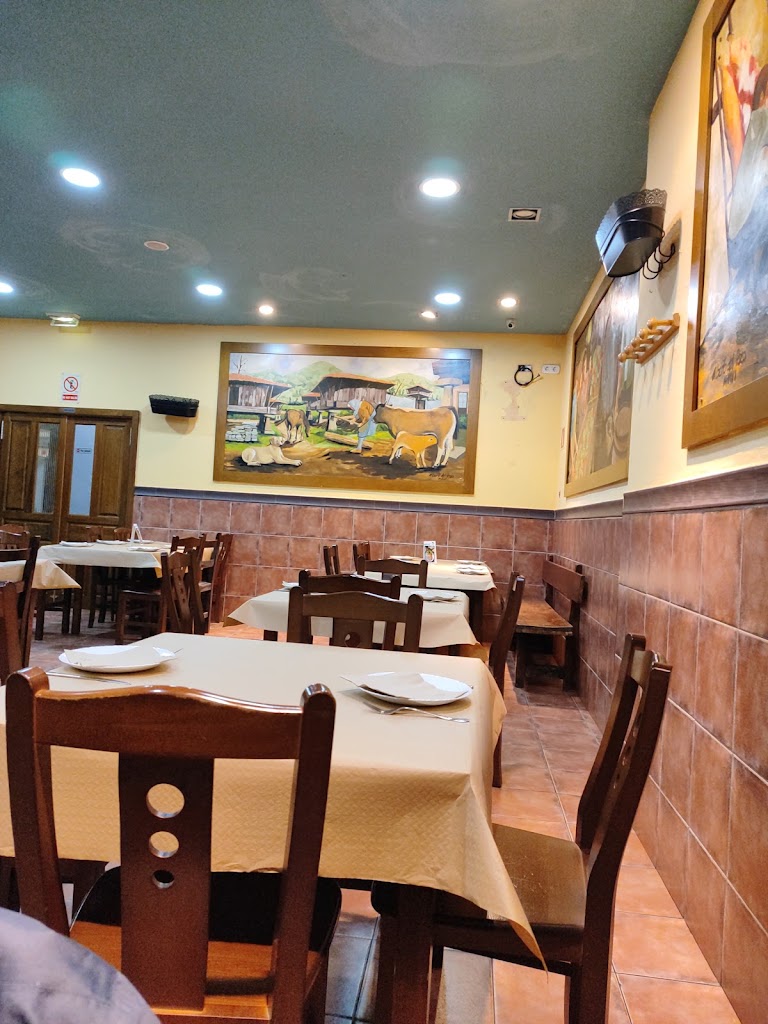 Sidreria El Chigre — Ambiente