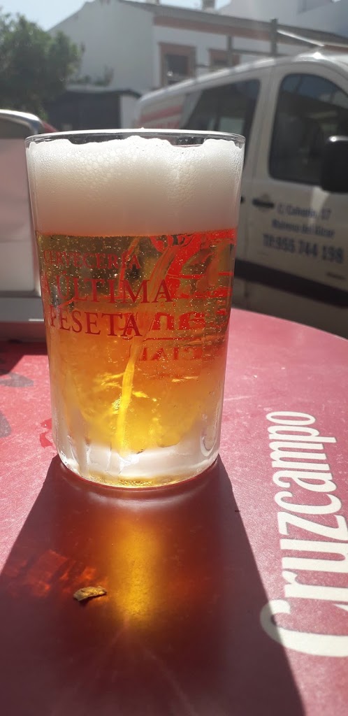 Bar La ultima Peseta — Comida y bebida