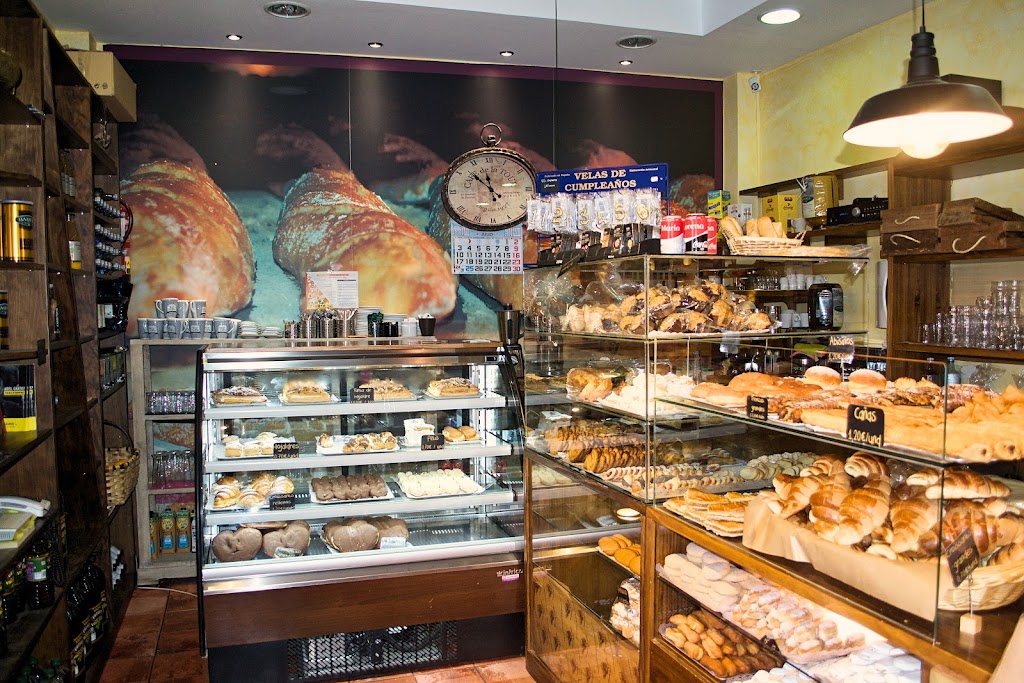 Panaderia Flores y Jimenez — Ambiente