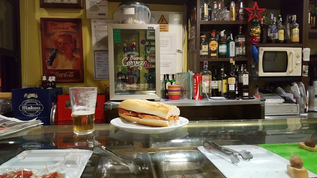 El bar de Luis — Comida y bebida
