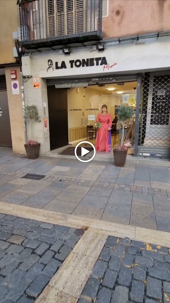 LA TONETA — Videos