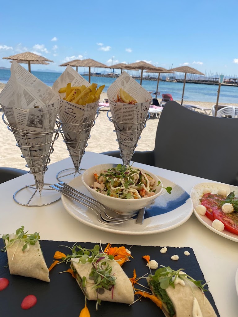 Chiringuito Atrio Beach — Comida y bebida