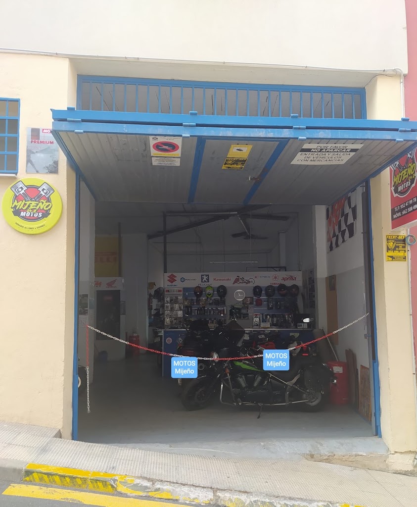 Motos Mijeno — Exterior