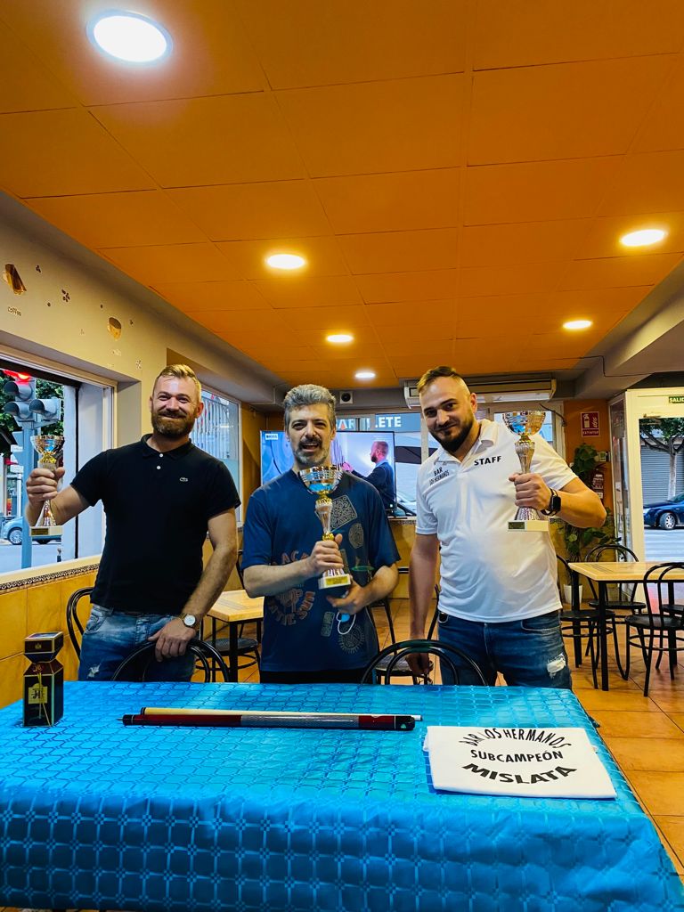 Cafe-Bar LOS HERMANOS.