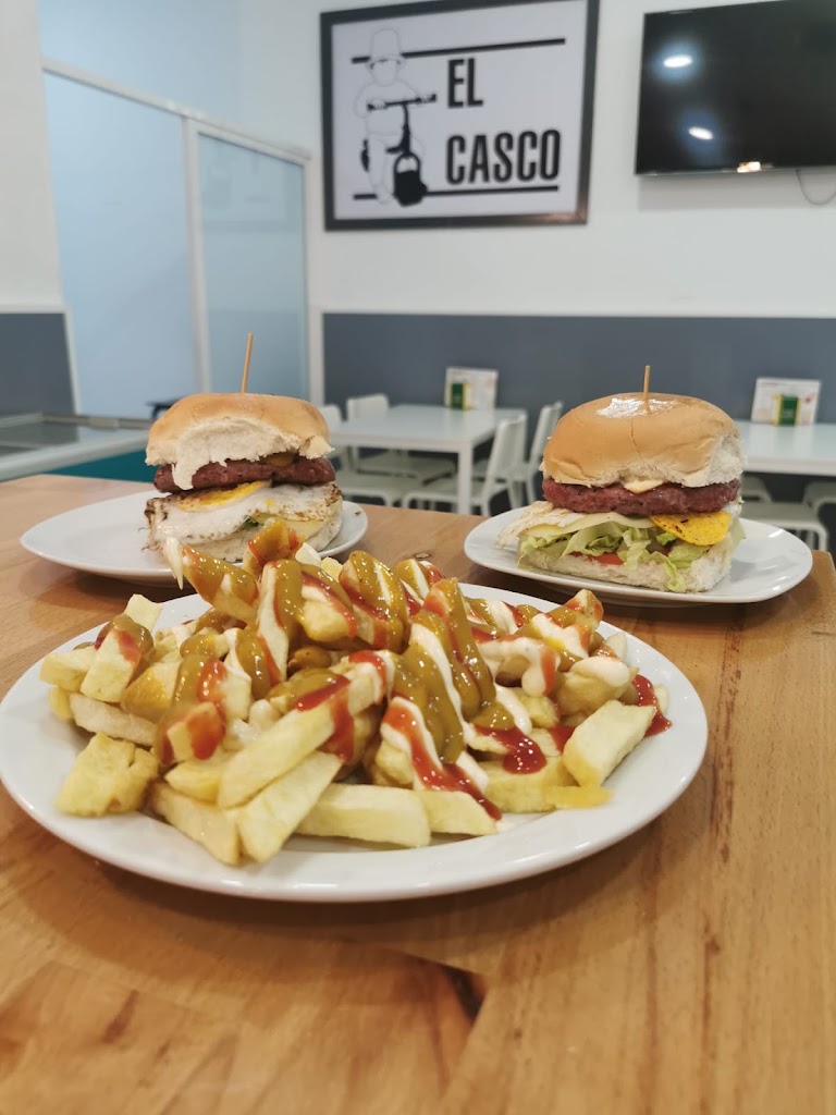 Churreria Cafeteria El Casco — Comida y bebida