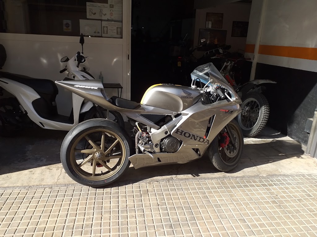Moto Centre — Del propietario