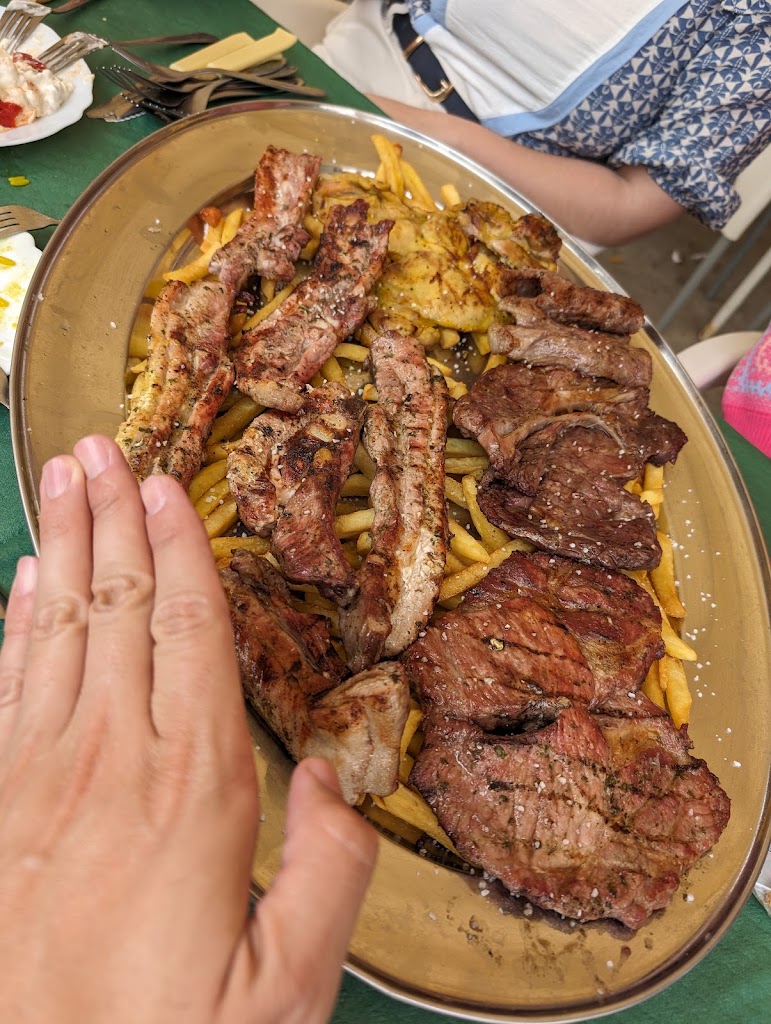 Bar Quini — Comida y bebida