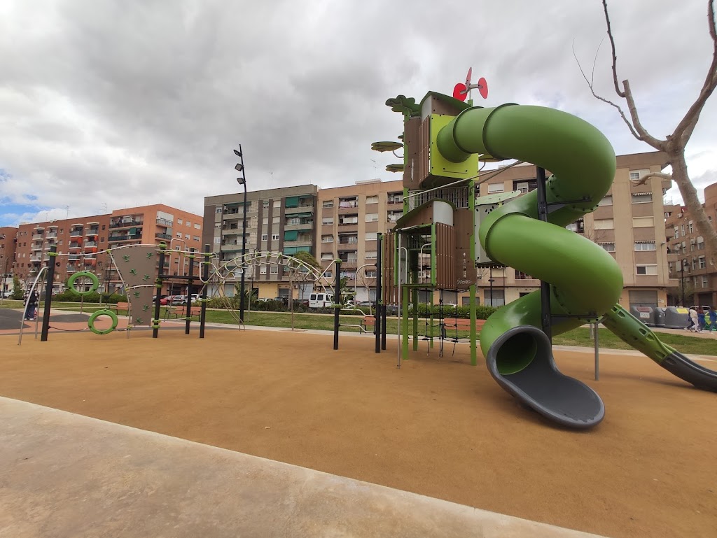 Zona de juegos infantiles +5 anos