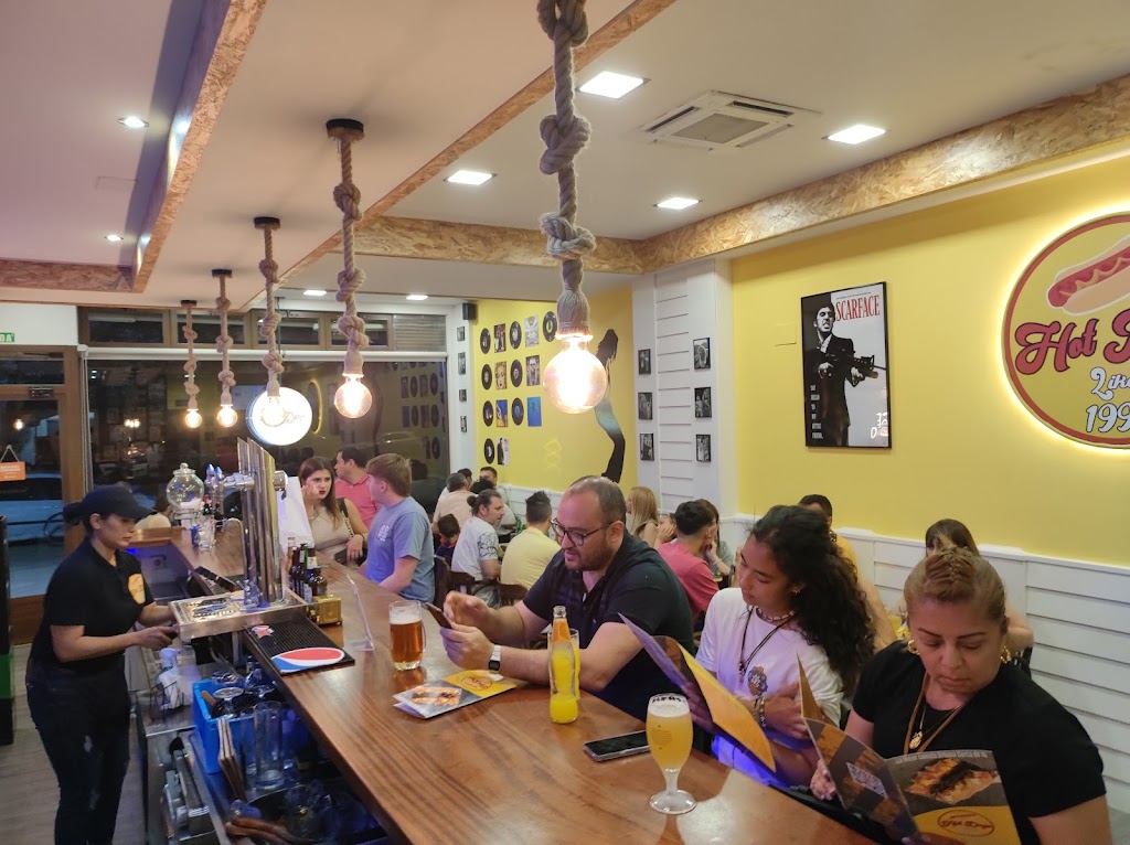 Restaurante Hot Dogs Likes 1994 — Ambiente