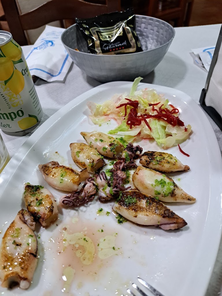 Cerveceria Tio Modesto — Comida y bebida