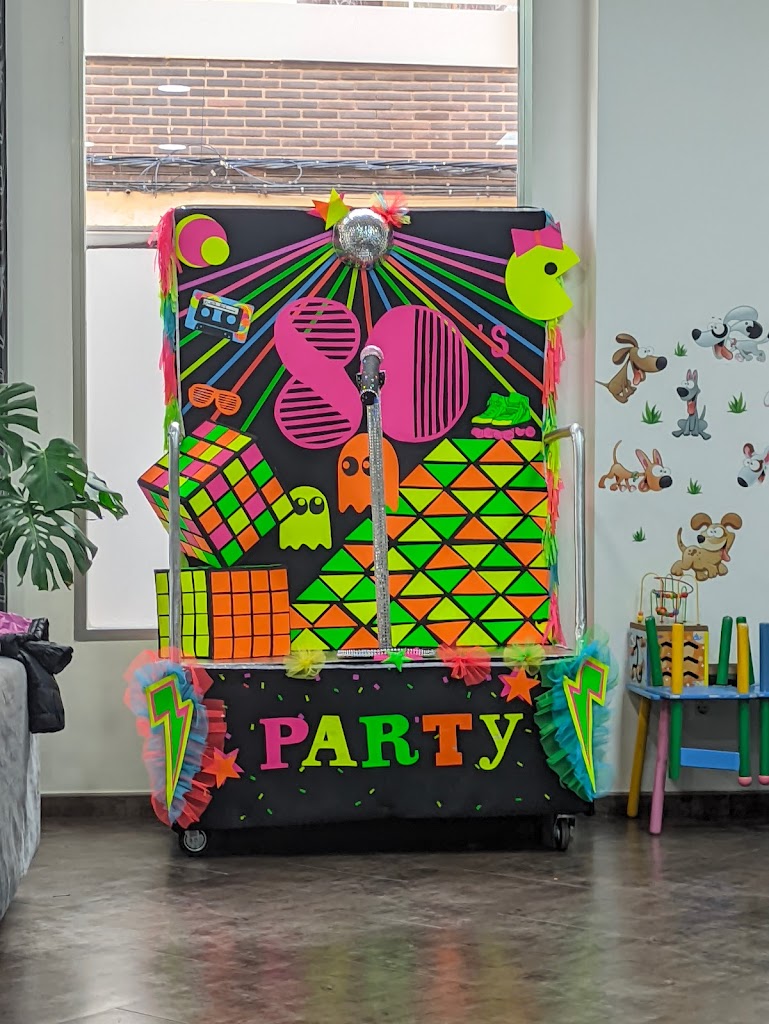 CRISTINA MONDEJAR Peluqueria Unisex.