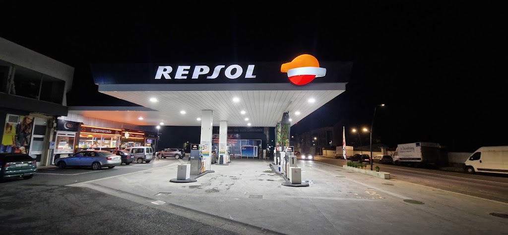 Estacion de Servicio Repsol — Exterior