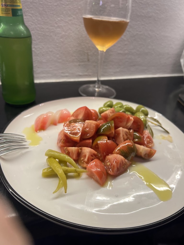 Taberna Alioli — Comida y bebida
