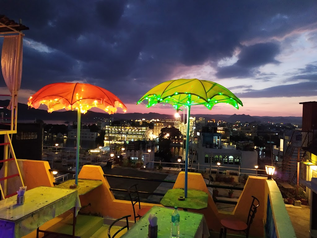 Natural Lake View Roof Top Restaurant