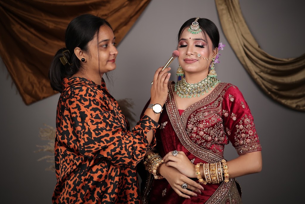 Vaishali Best Freelancing Makeup Artist Udaipur Jaipur Mainpuri Agra
