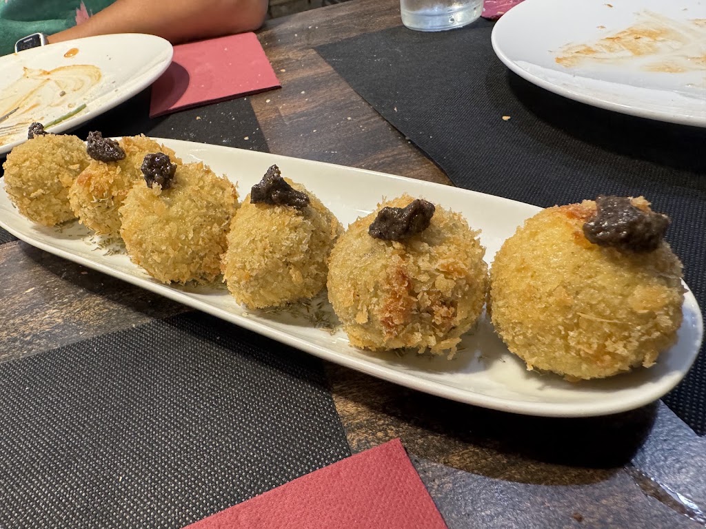 La Bruma Restaurante — Comida y bebida