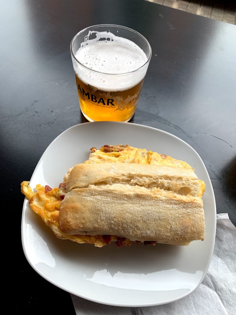 CAFE BAR GOIZARGI — Comida y bebida