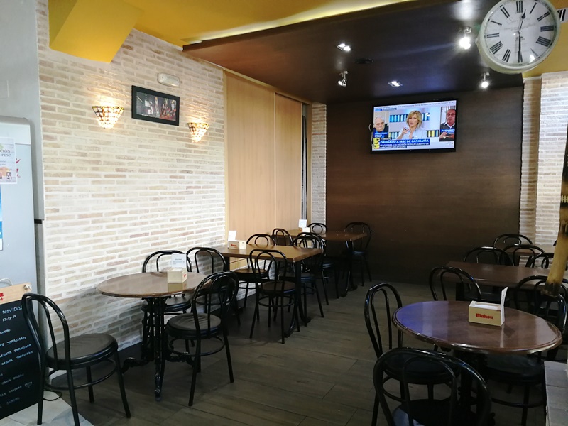 Bar Cafeteria Aurora — Ambiente