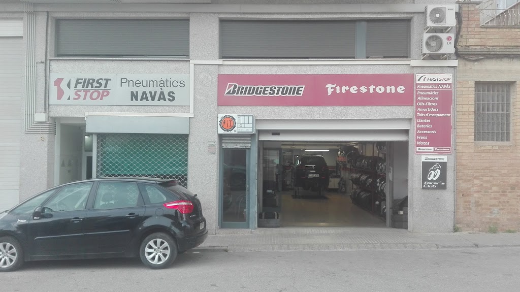 Neumatics Navas — Exterior