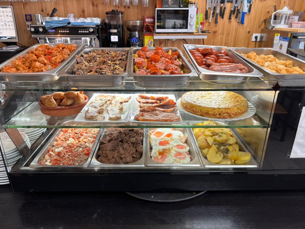 Mia Coffee Cafeteria — Comida y bebida