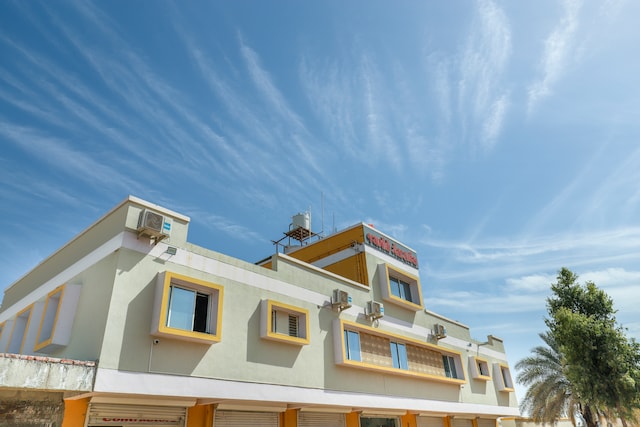 Oyo 71552 Jay Bhole Guest House Hotel