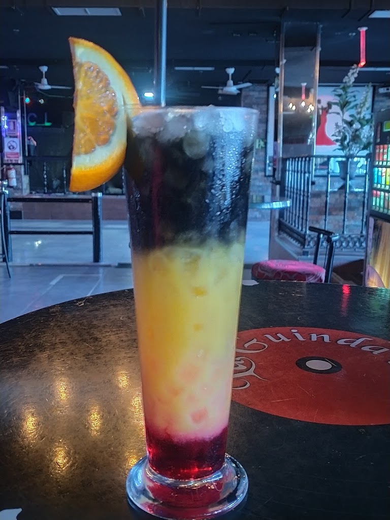 Bar TERRAZA TROPICAL — Comida y bebida