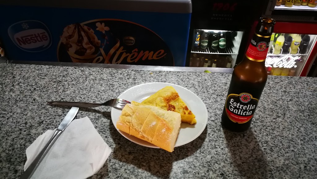 Paiporta palace bar polideportivo — Comida y bebida