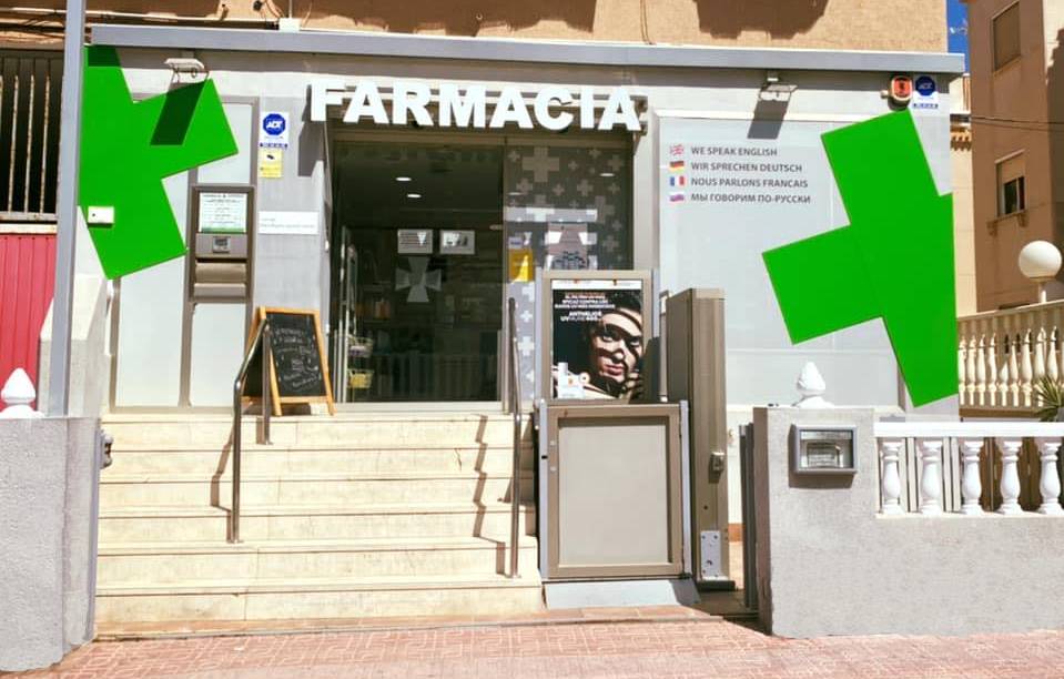 Farmacia Playa La Mata - Gda. Elena Nieto Chumillas — Del propietario