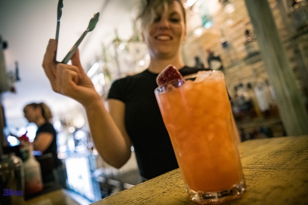 Bliss Cafe & Copas — Comida y bebida