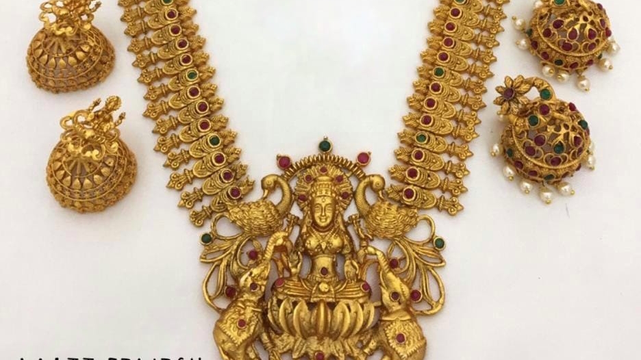 Feather Beauty Parlour Institute Feather Aari Creation