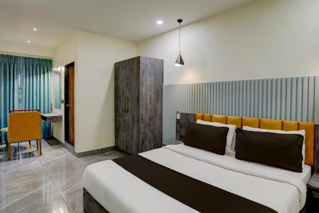 Collection O Hotel Meena Residency