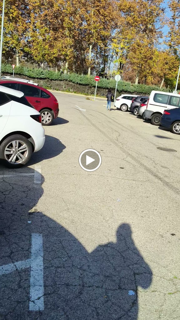 Parking polideportivo Fermin Cacho