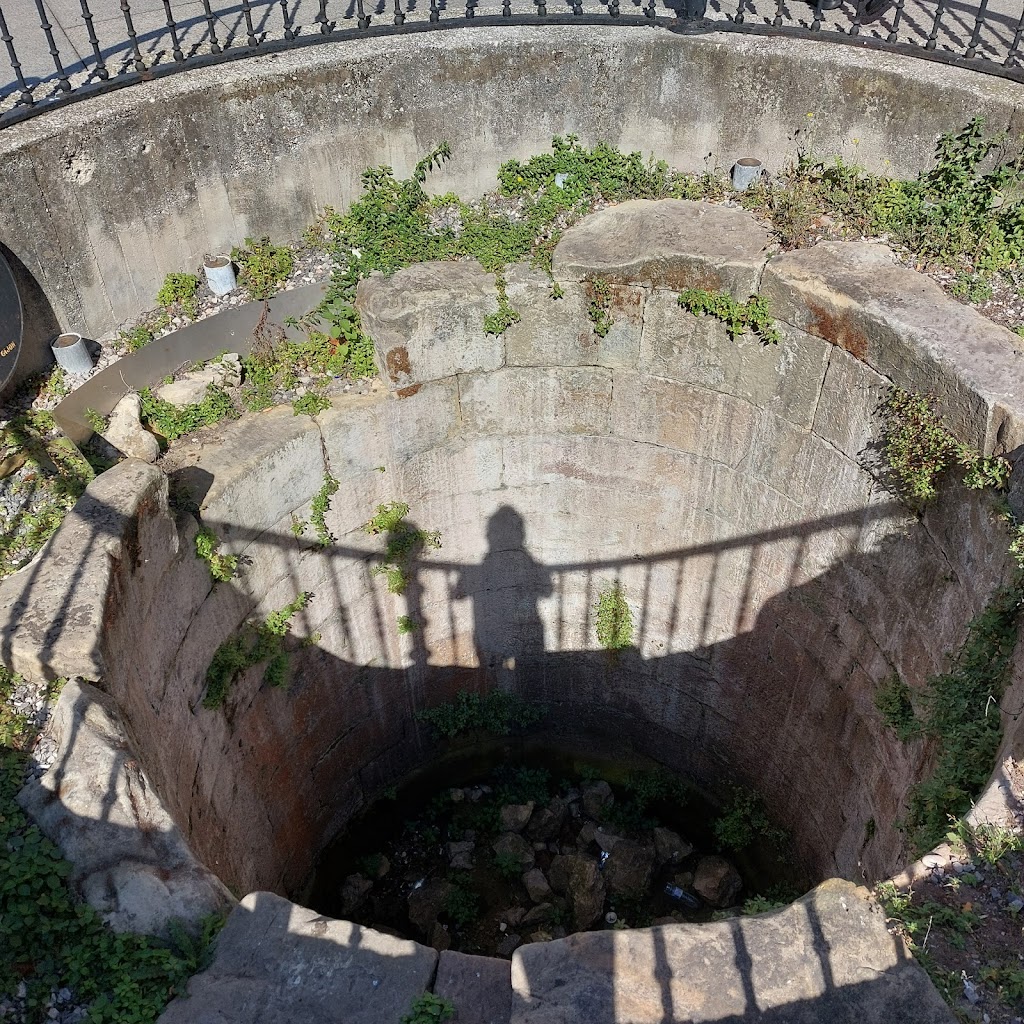 Pozo de la Barquera y Fabrica de Salazon