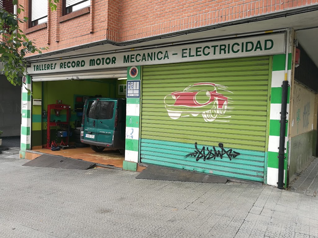 Record Motor — Exterior