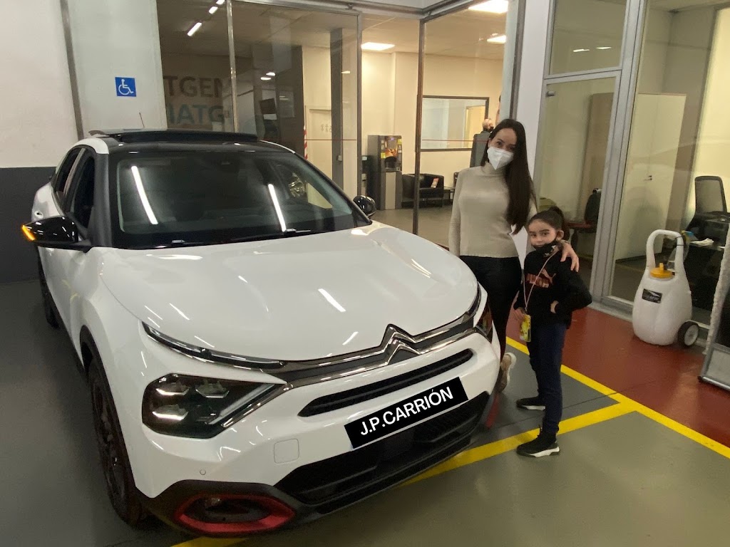 J.P. Carrion Concesionario Oficial Citroen — Interior