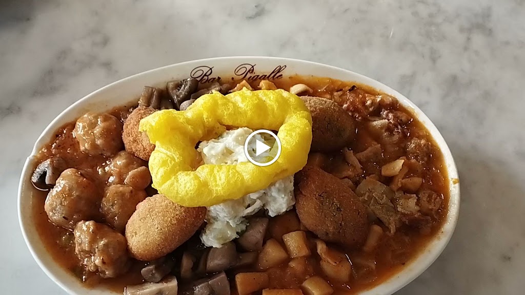 Bar Pigalle — Comida y bebida