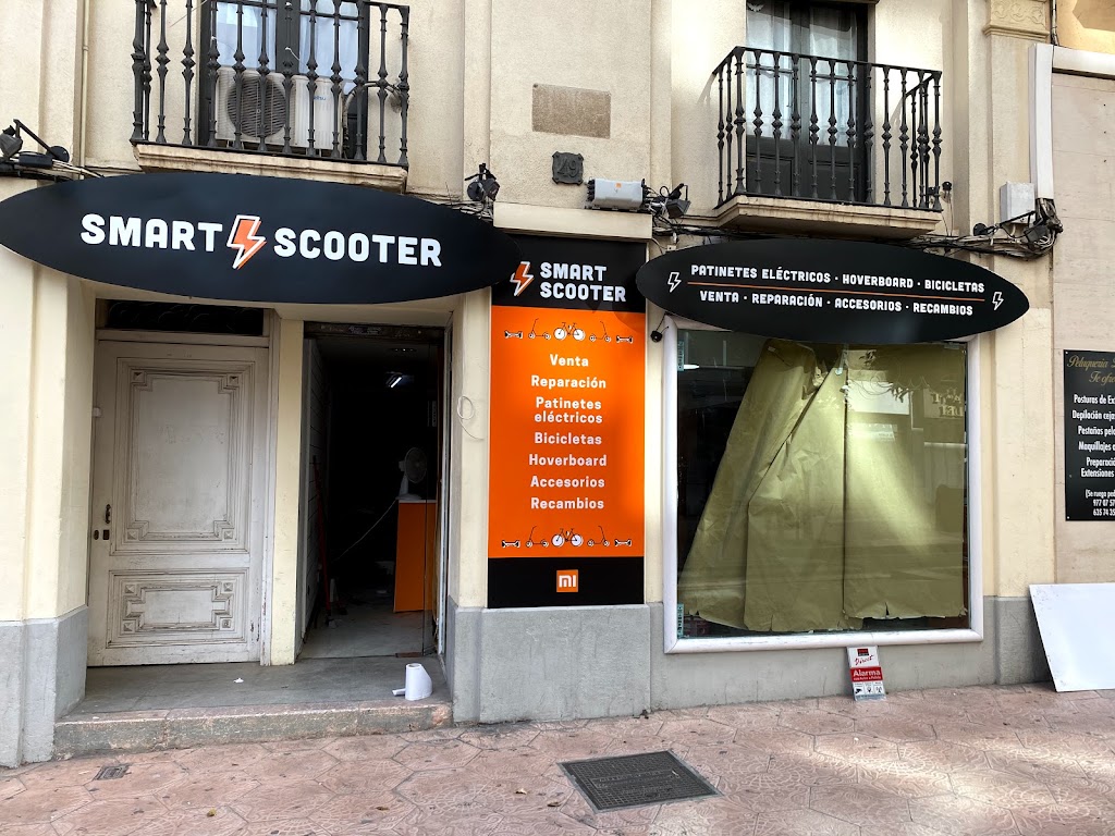 SHELL CAMBRILS — Exterior