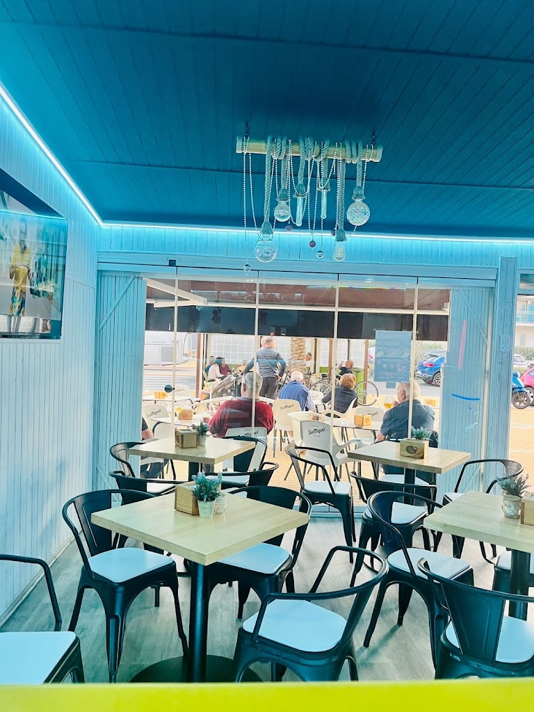 Cafe Pub Bandera Verde