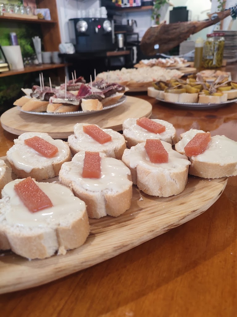 NATURACHO GastroTapas — Comida y bebida
