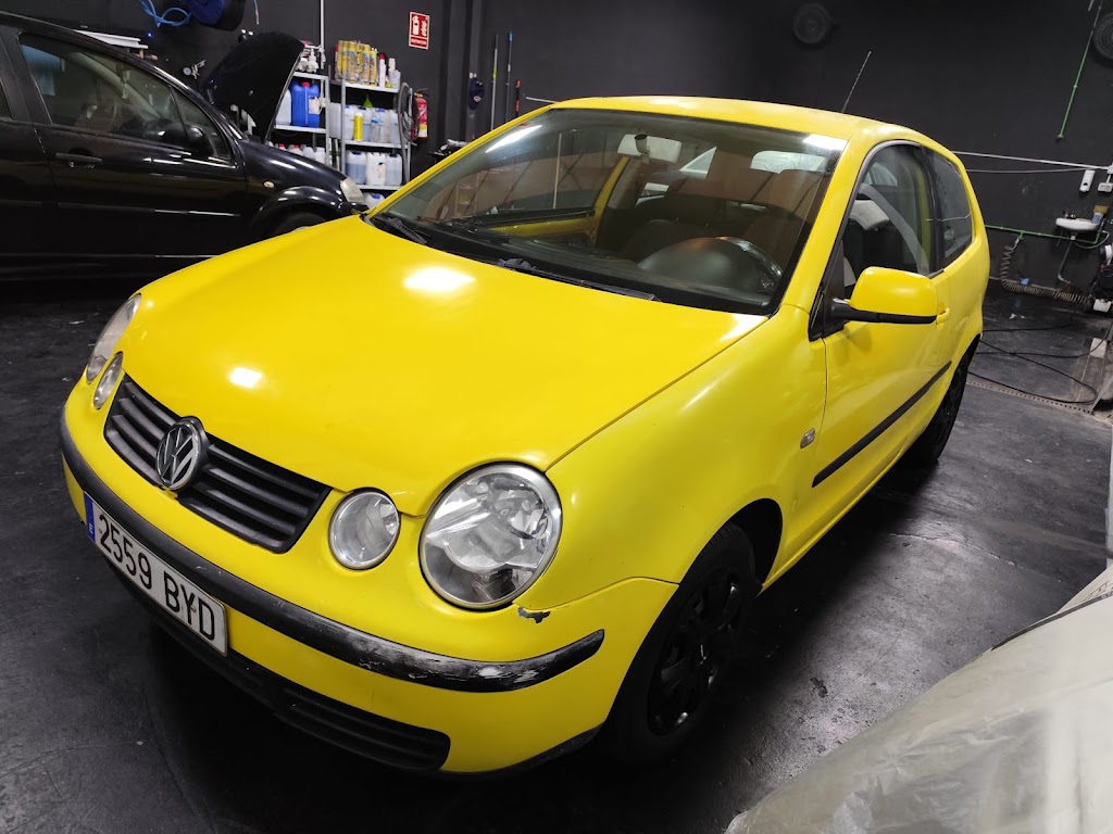 Maquina CC. Compra y venta de coches de segunda mano — Interior