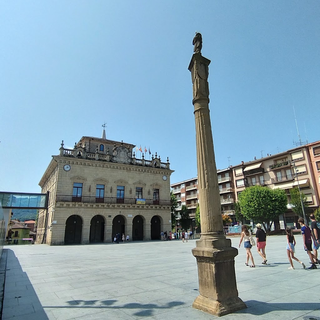 Done Joan Harriaren Zutabea/Columna de San Juan Harria