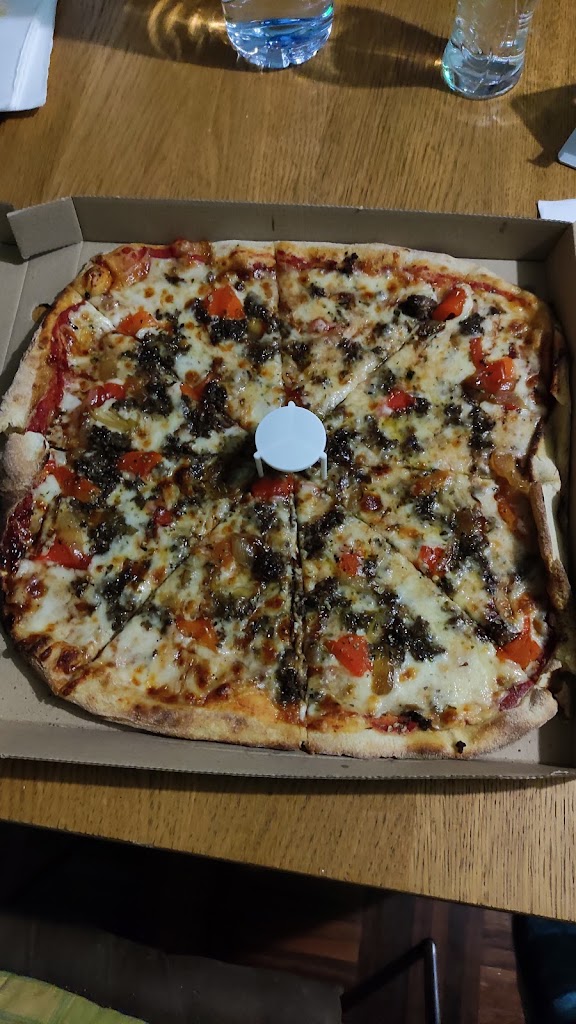 Pizzeria Piccola Napoli Mia — Pizza