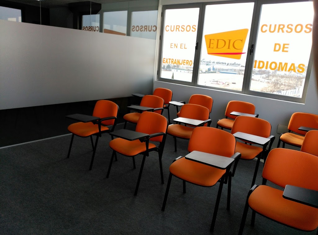 Escuela de Idiomas y Cultura SL