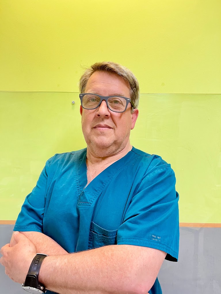Clinica Veterinaria Manuel de Falla — Del propietario