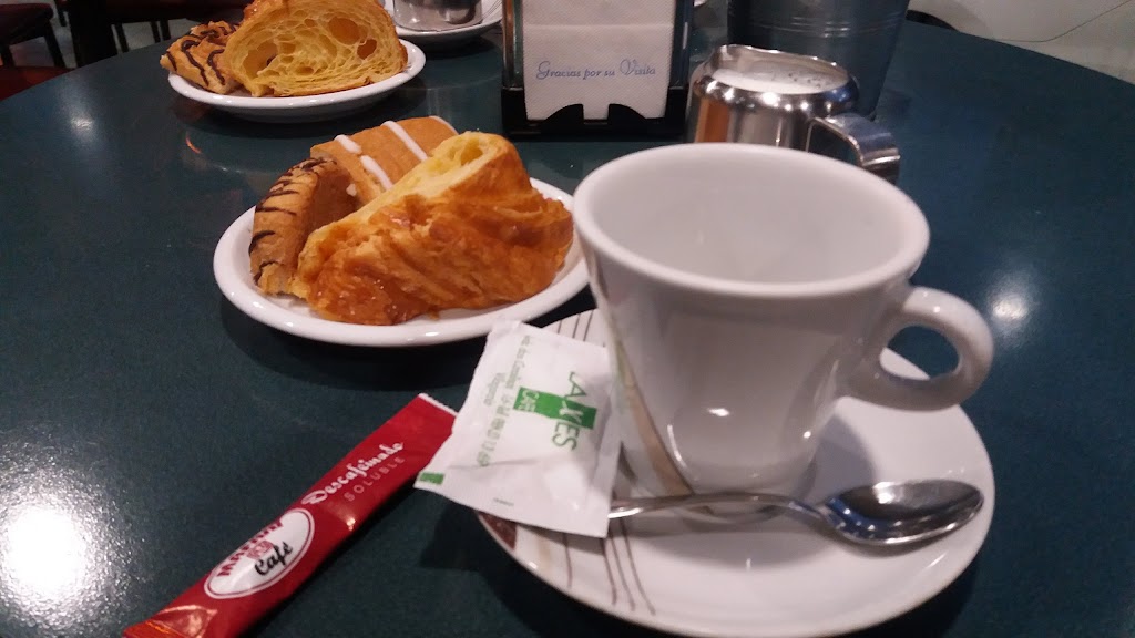 Cafe Laxes — Comida y bebida